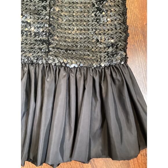 Black Sequins Open Back Ruffle Hem Evening Formal Dress 4 Structured Shoulders - Picture 10 of 10